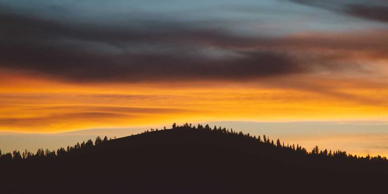 柔性光伏组件：重塑能源边界，从可穿戴装备到曲面建筑的轻量化绿色革命